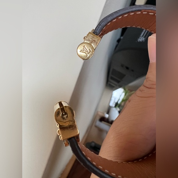 Louis Vuitton - Picture 8 of 11